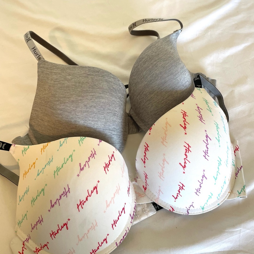 Hurley Women's Gray and White Multicolor‎ Script Bras